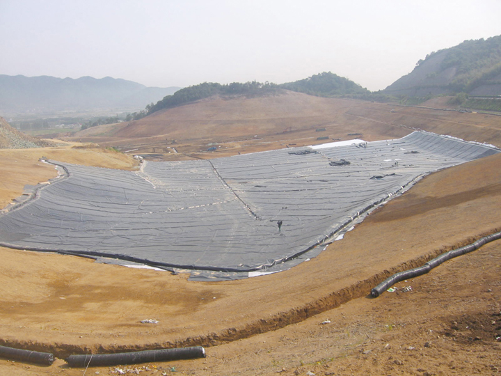 刚性填埋场混凝土单元格隔墙实景
