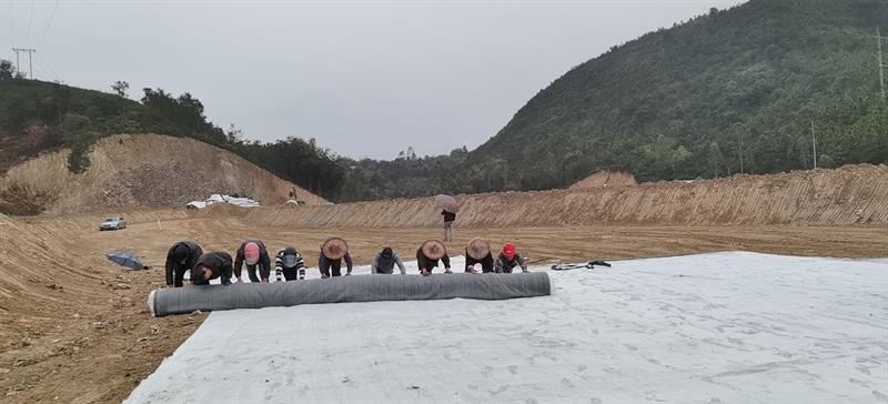 覆膜膨润土防水毯实拍图1_厂家鸿跃环保