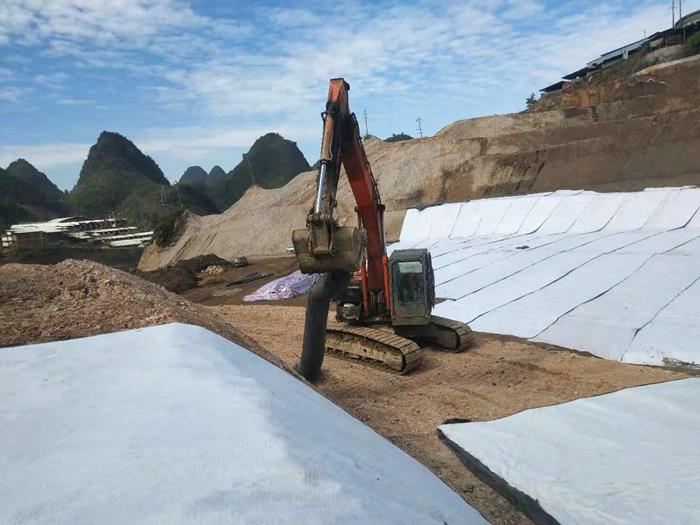 河道膨润土防水毯实拍图4_厂家鸿跃环保