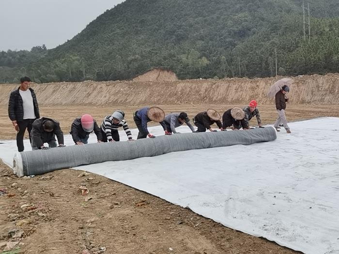 河道膨润土防水毯实拍图5_厂家鸿跃环保