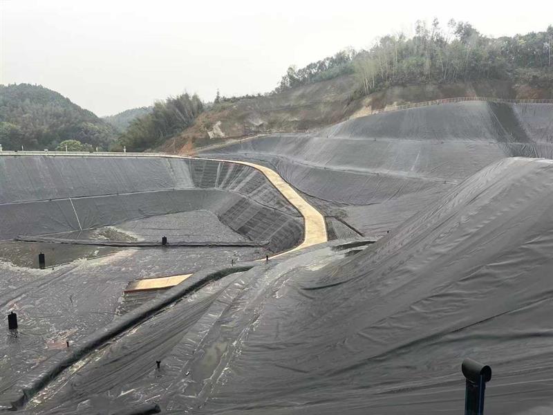 垃圾填埋场土工膜实拍图10_厂家鸿跃环保