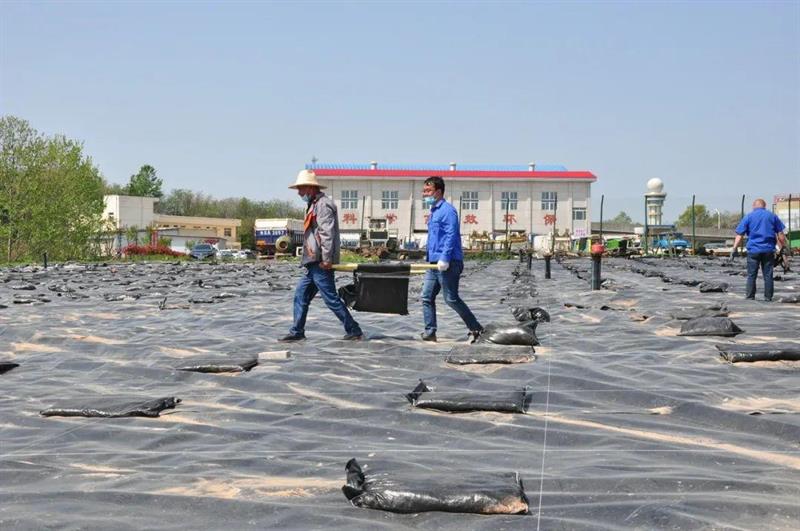 垃圾填埋场土工膜实拍图11_厂家鸿跃环保