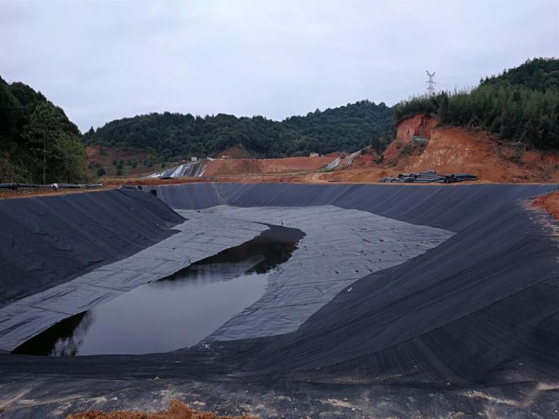 蓄水池土工膜实拍图2_厂家鸿跃环保