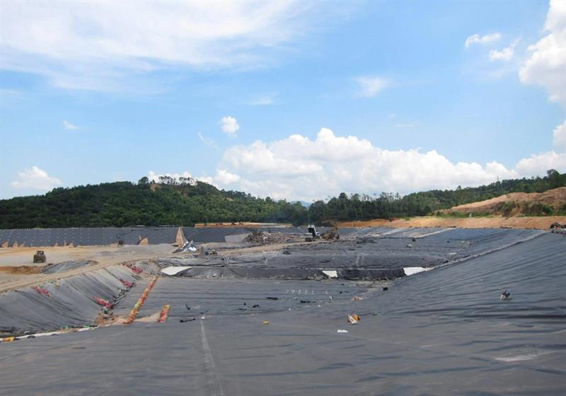 尾矿库土工膜实拍图3_厂家鸿跃环保